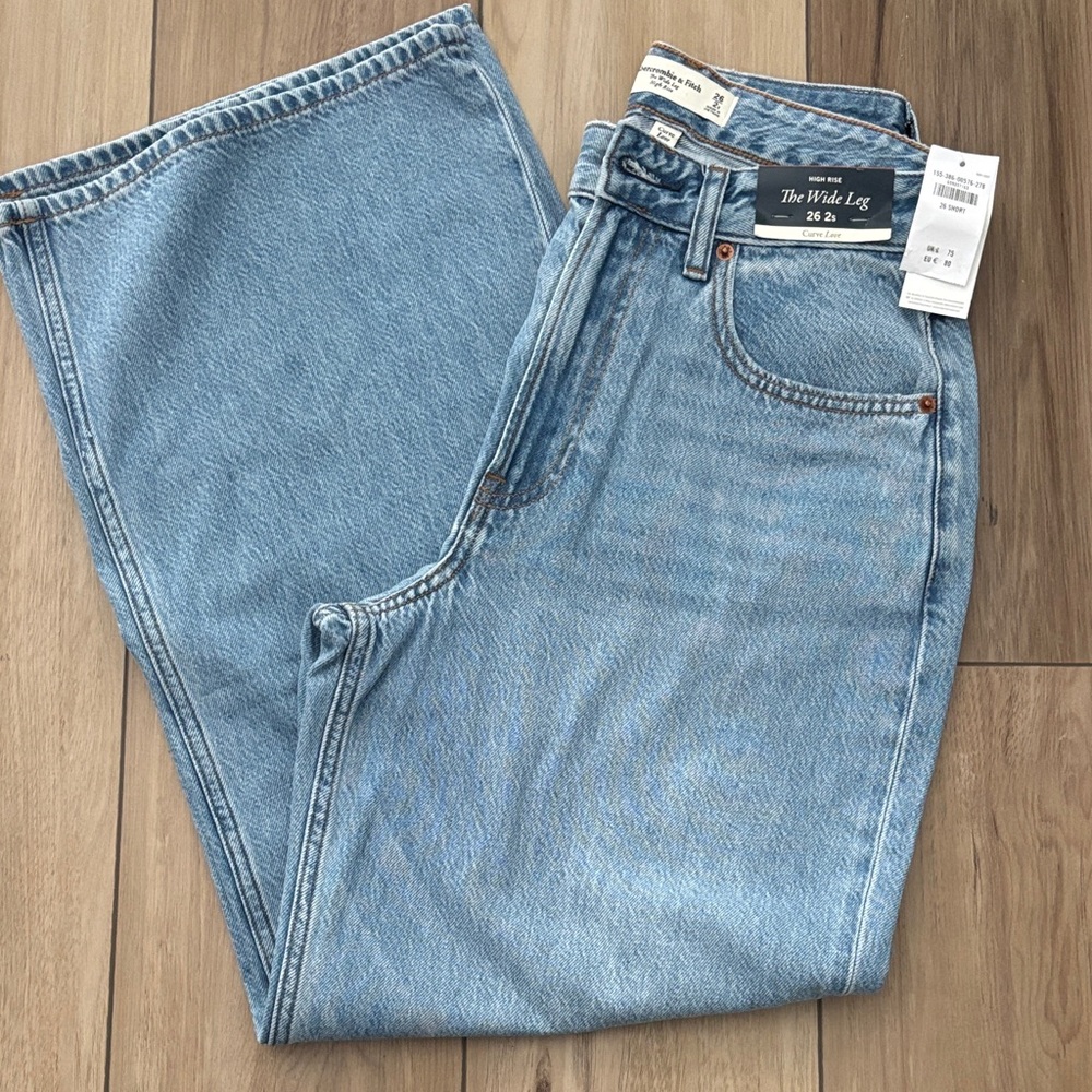 Abercrombie & Fitch Curvy Love The Wide Leg High Rise